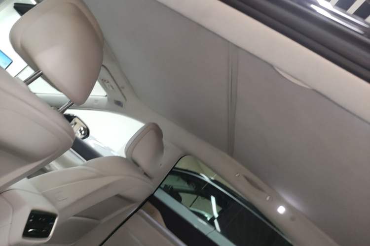 Used Buick L7 2025 Model Aivia Headliner