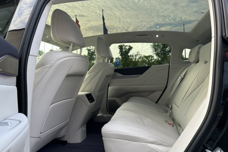 Used Buick L7 2025 Model Aivia Interior 3