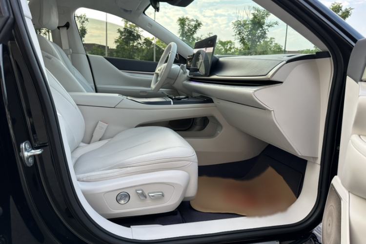 Used Buick L7 2025 Model Aivia Interior 4