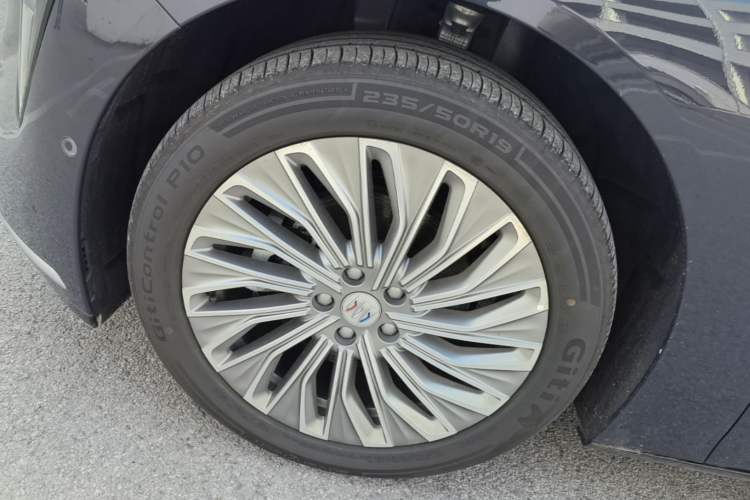Used Buick L7 2025 Model Aivia Left Front Wheel Hub