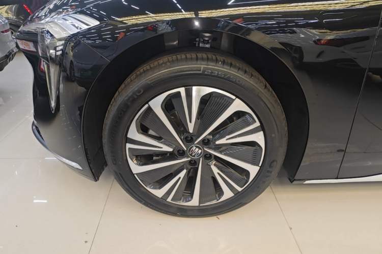 Used Buick L7 2025 Model Prestige Edition Left Front Wheel Hub