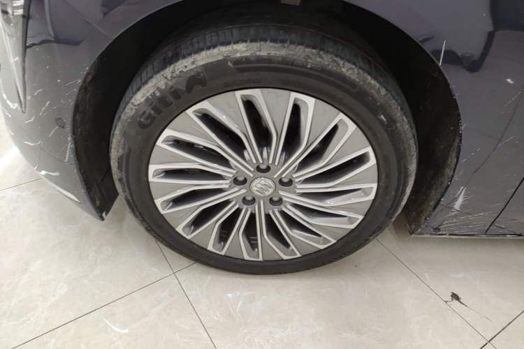 Used Buick L7 2025 Model Aivia Left Front Wheel Hub