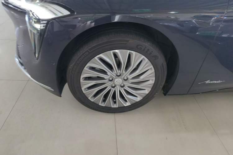 Used Buick L7 2025 Model Aivia Left Front Wheel Hub