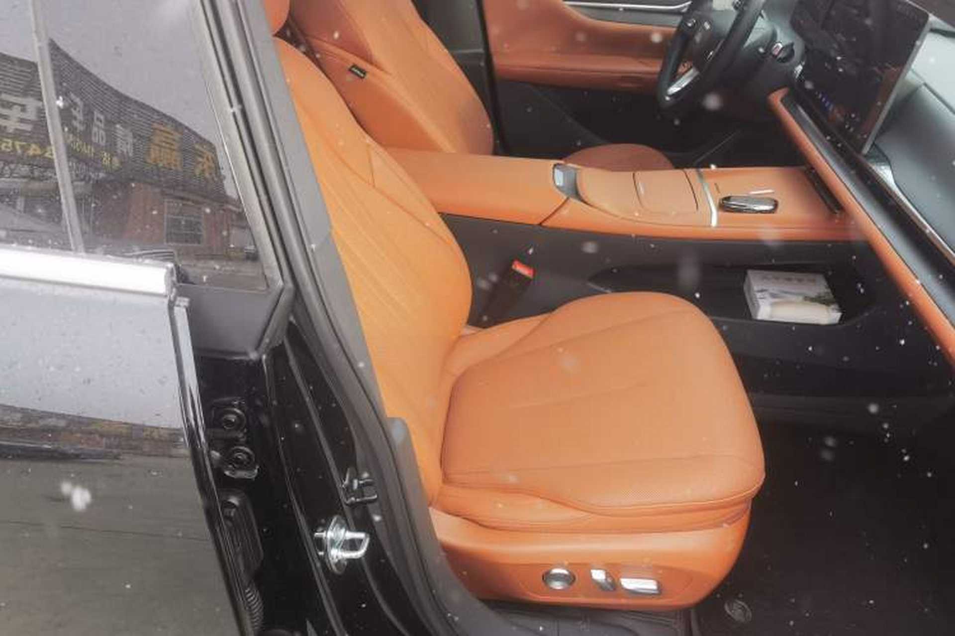 Used Buick L7 2025 Model Luxury Edition Right Front Seat