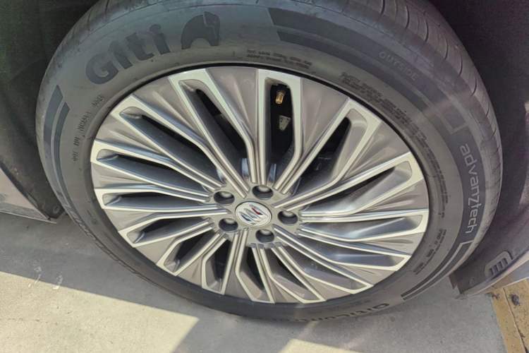 Used Buick L7 2025 Model Aivia Right Front Wheel Hub