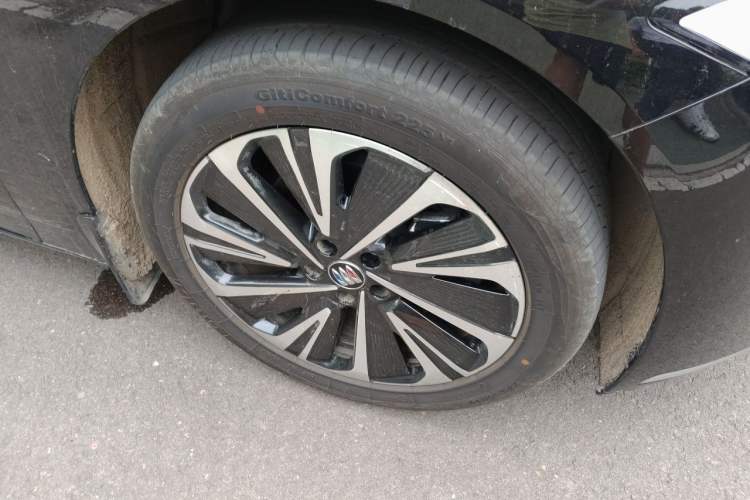 Used Buick L7 2025 Model Prestige Edition Right Front Wheel Hub