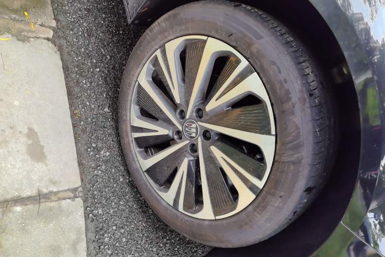 Used Buick L7 2025 Model Luxury Leisure Smart Driving Edition Right Front Wheel Hub