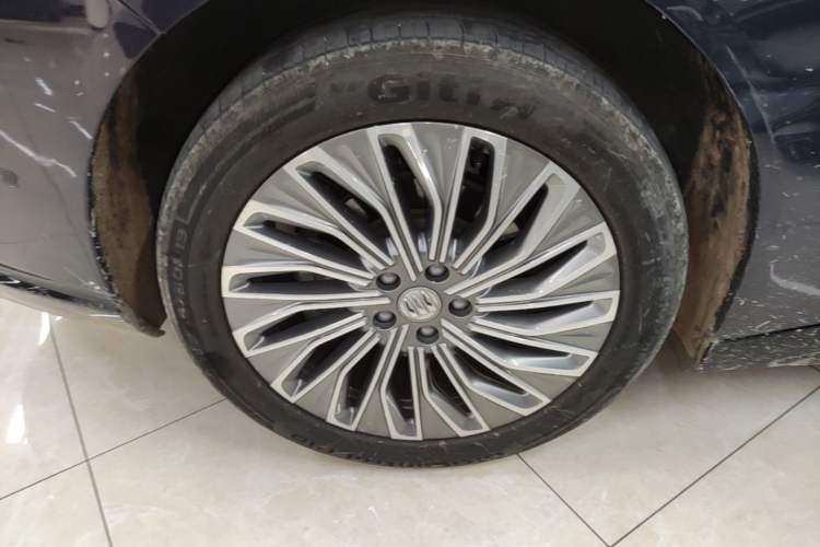 Used Buick L7 2025 Model Aivia Right Rear Wheel Hub