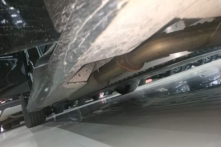 Used Buick L7 2025 Model Luxury Edition Right Side Sill