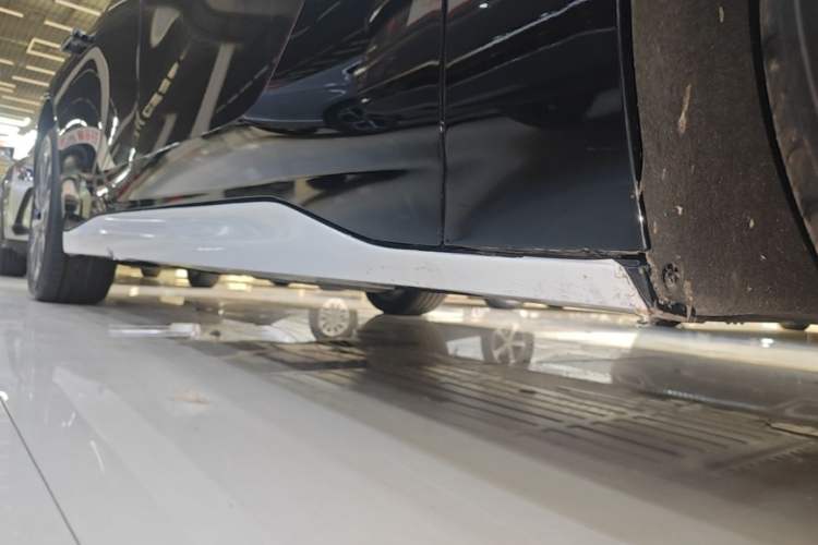 Used Buick L7 2025 Model Prestige Edition Right Side Sill