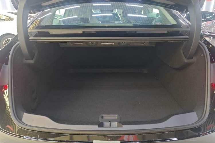 Used Buick L7 2025 Model Prestige Edition Trunk