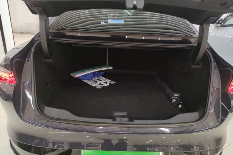 Used Buick L7 2025 Model Aivia Trunk