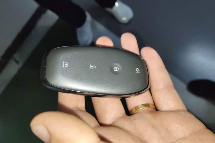 Used Buick L7 2025 Model Aivia Vehicle Key