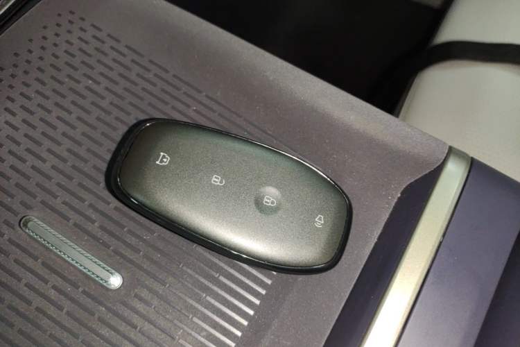 Used Buick L7 2025 Model Aivia Vehicle Key