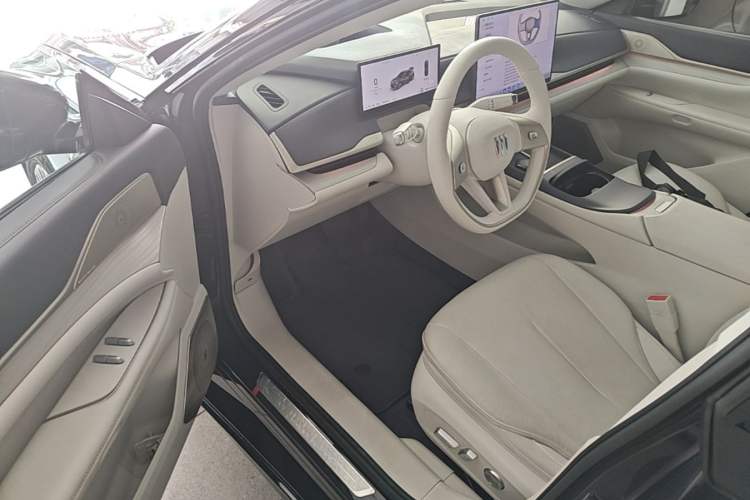 Used Buick L7 2025 Model Aivia Driver Seat