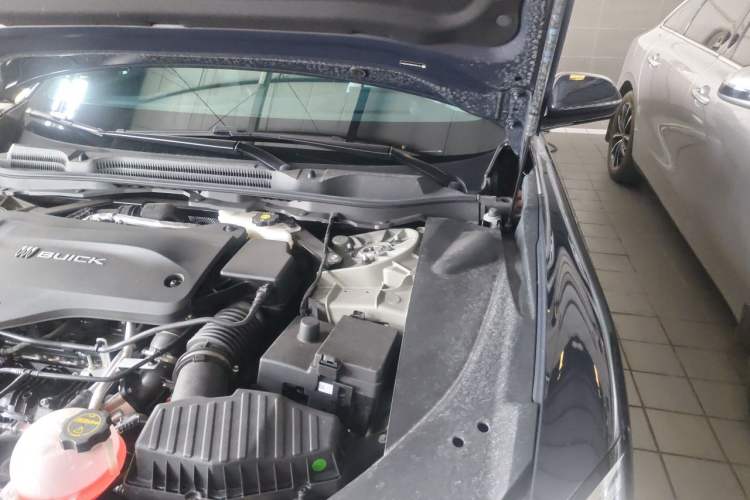Used Buick L7 2025 Model Aivia Engine Bay Left