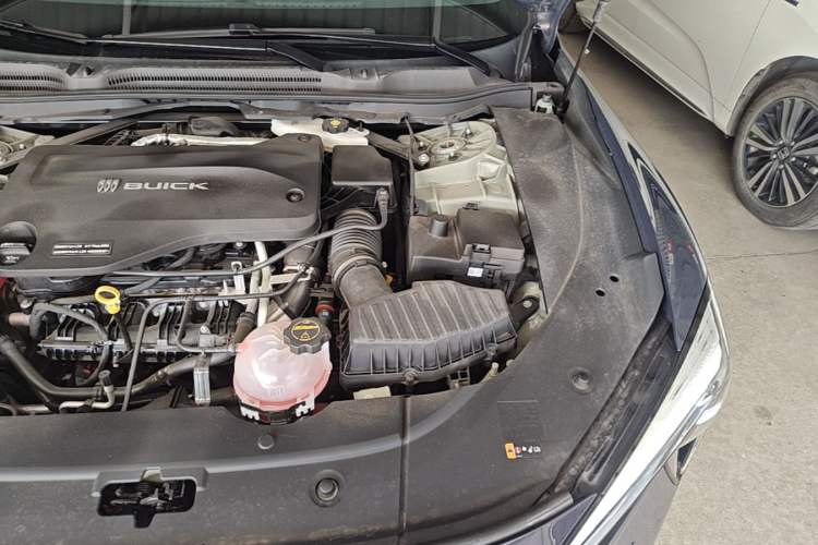 Used Buick L7 2025 Model Aivia Engine Bay Left