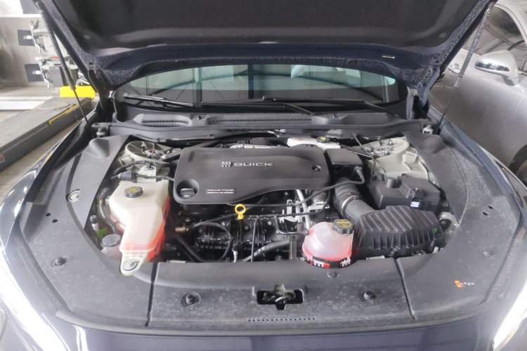 Used Buick L7 2025 Model Aivia Engine Bay