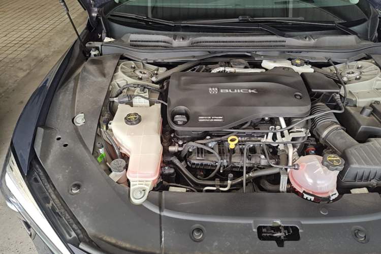 Used Buick L7 2025 Model Aivia Engine Bay Right