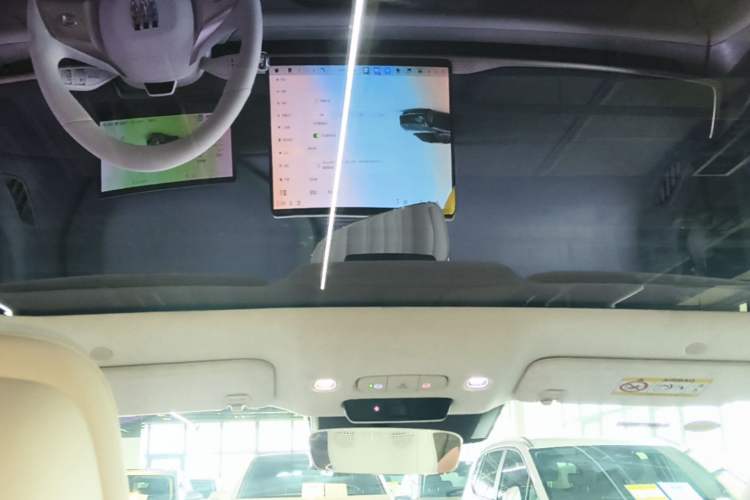 Used Buick L7 2025 Model Aivia Headliner