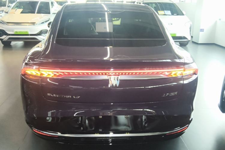 Used Buick L7 2025 Model Aivia Rear
