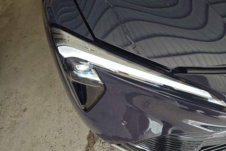 Used Buick L7 2025 Model Aivia Right Front Headlight