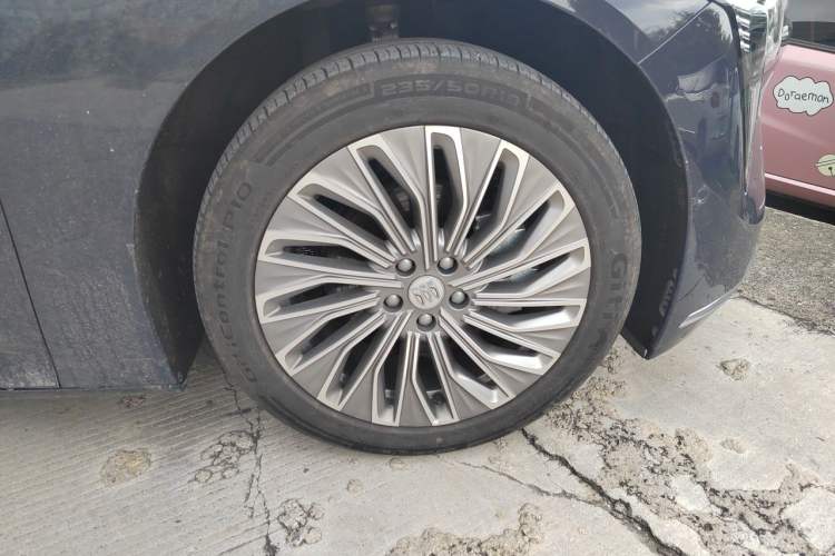 Used Buick L7 2025 Model Aivia Right Front Wheel Hub