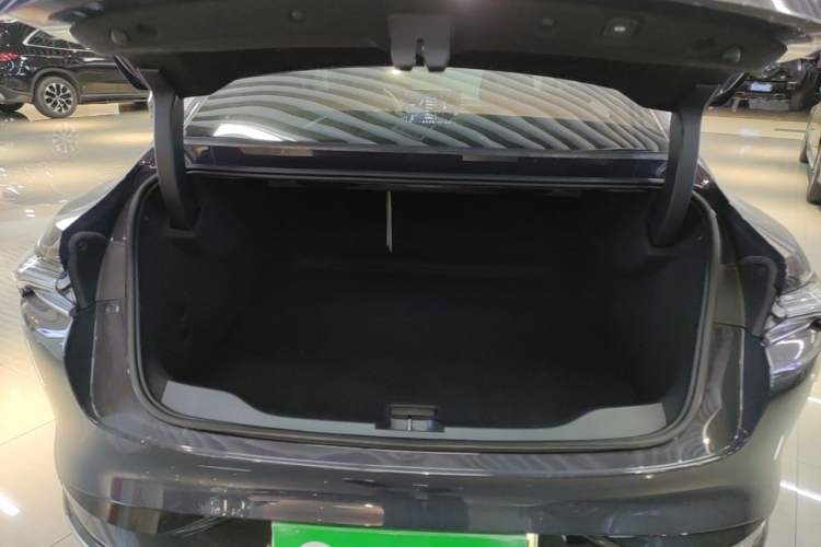 Used Buick L7 2025 Model Aivia Trunk