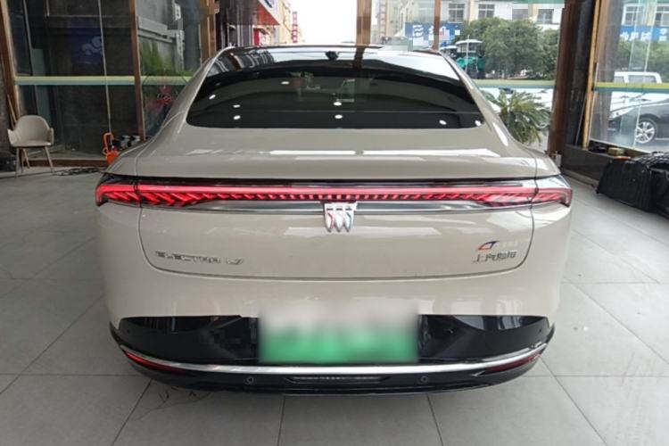 Used Buick L7 2025 Model Aivia Rear