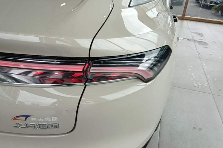 Used Buick L7 2025 Model Aivia Right Rear Taillight