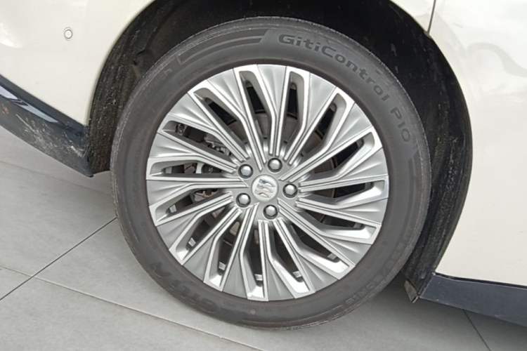 Used Buick L7 2025 Model Aivia Right Rear Wheel Hub