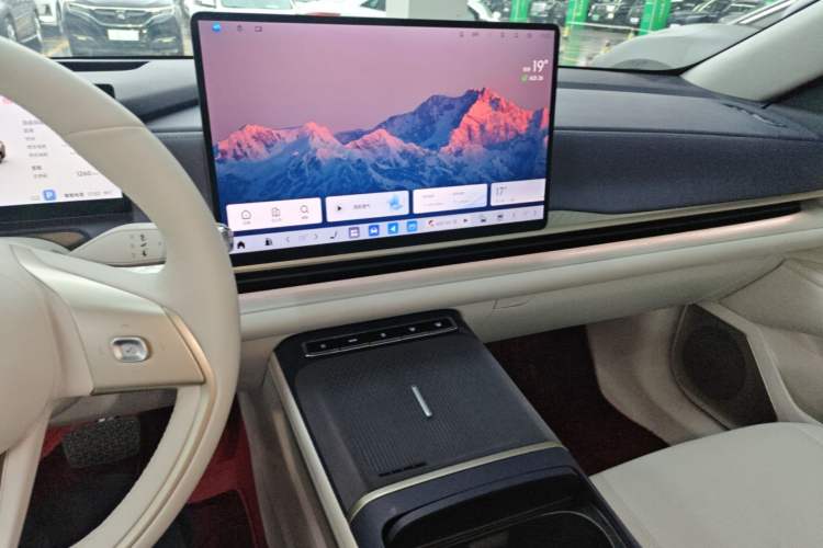 Used Buick L7 2025 Model Aivia Audio And AC Panel