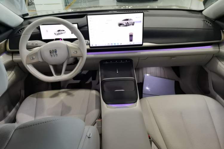 Used Buick L7 2025 Model Aivia Center Console