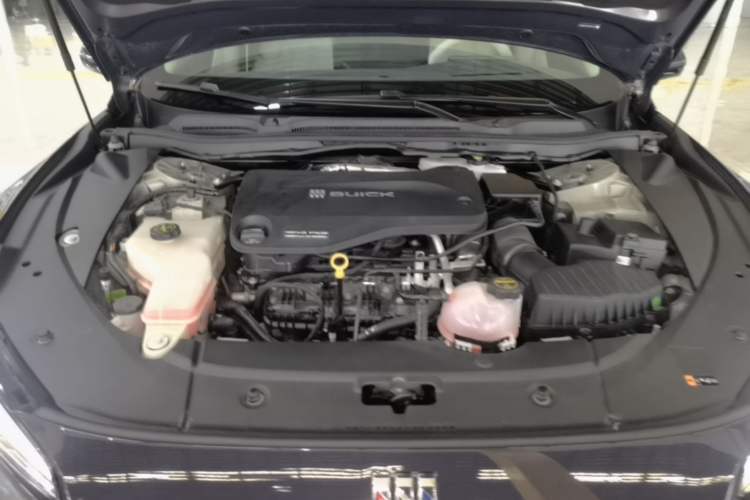 Used Buick L7 2025 Model Aivia Engine Bay
