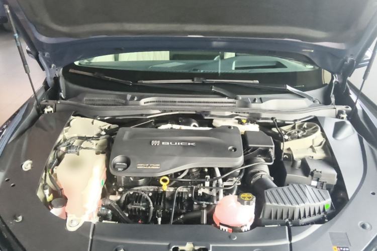 Used Buick L7 2025 Model Aivia Engine Bay