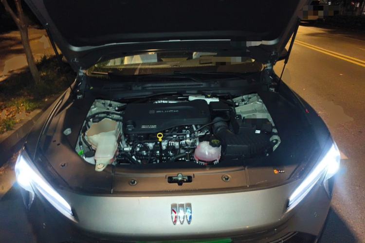Used Buick L7 2025 Model Aivia Engine Bay