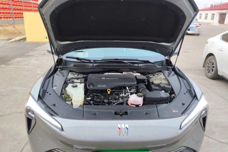 Used Buick L7 2025 Model Aivia Engine Bay