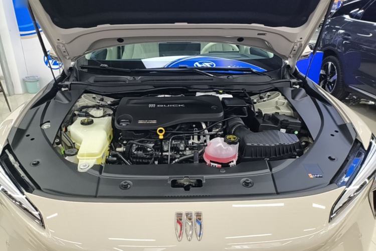 Used Buick L7 2025 Model Aivia Engine Bay