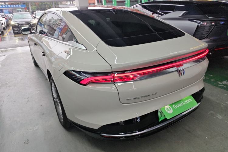 Used Buick L7 2025 Model Aivia Exterior 2