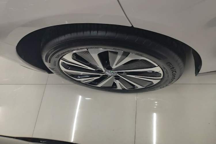 Used Buick L7 2025 Model Luxury Edition Exterior 5