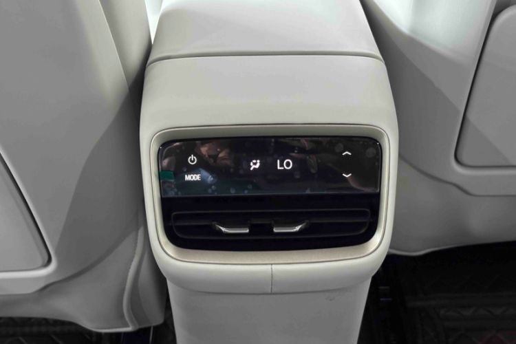 Used Buick L7 2025 Model Aivia Exterior 6