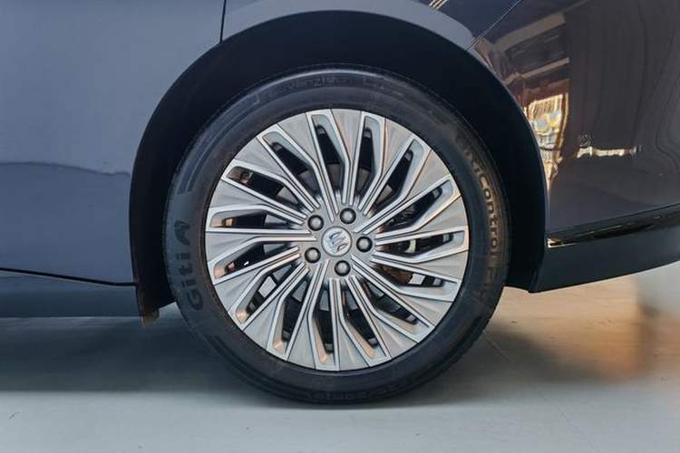 Used Buick L7 2025 Model Aivia Exterior 7