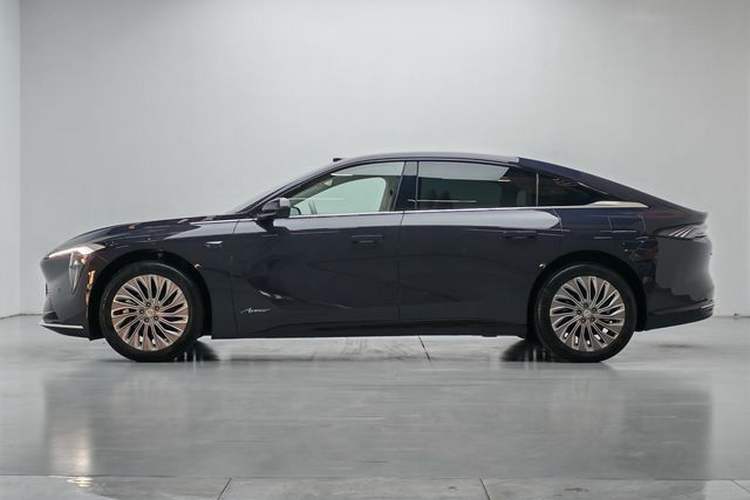 Used Buick L7 2025 Model Aivia Exterior 8