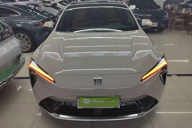 Used Buick L7 2025 Model Luxury Edition Front