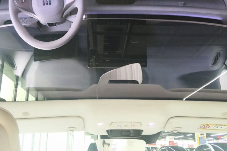 Used Buick L7 2025 Model Aivia Headliner