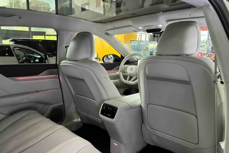 Used Buick L7 2025 Model Aivia Interior 10