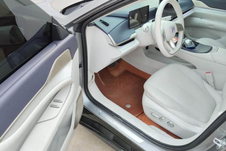 Used Buick L7 2025 Model Aivia Interior 3