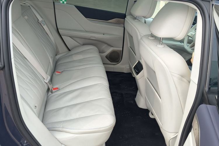 Used Buick L7 2025 Model Aivia Interior 5