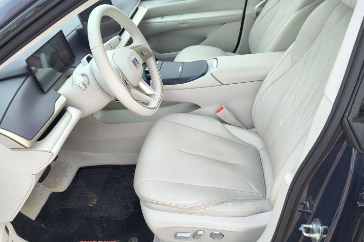 Used Buick L7 2025 Model Aivia Interior 6