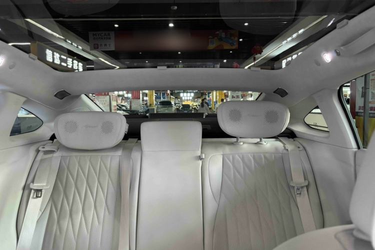 Used Buick L7 2025 Model Aivia Interior 6